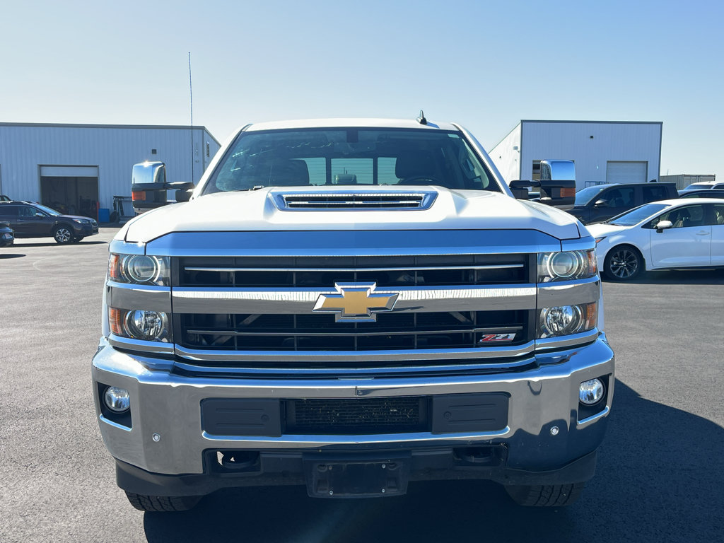 Used 2019 Chevrolet Silverado 3500 LTZ w/ LTZ Plus Package AWD/4WD video 2