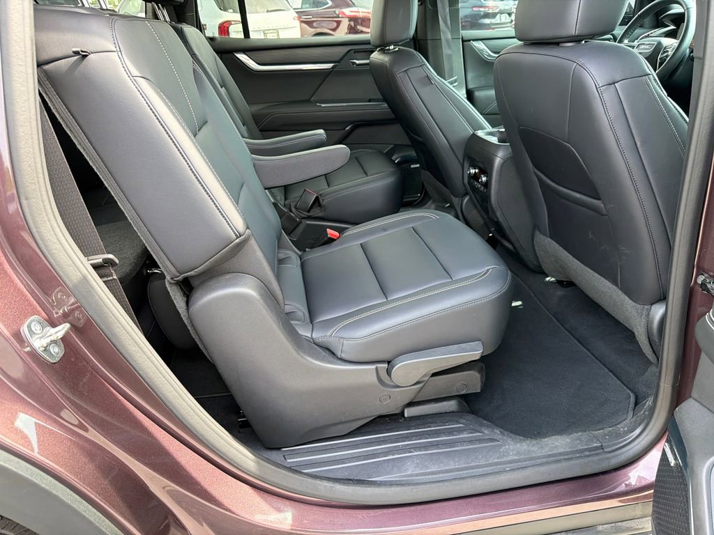 Used 2024 GMC Acadia Elevation w/ Luxury Package image 15