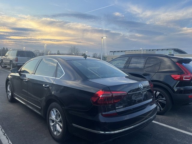 Used 2017 Volkswagen Passat 1.8T S image 7