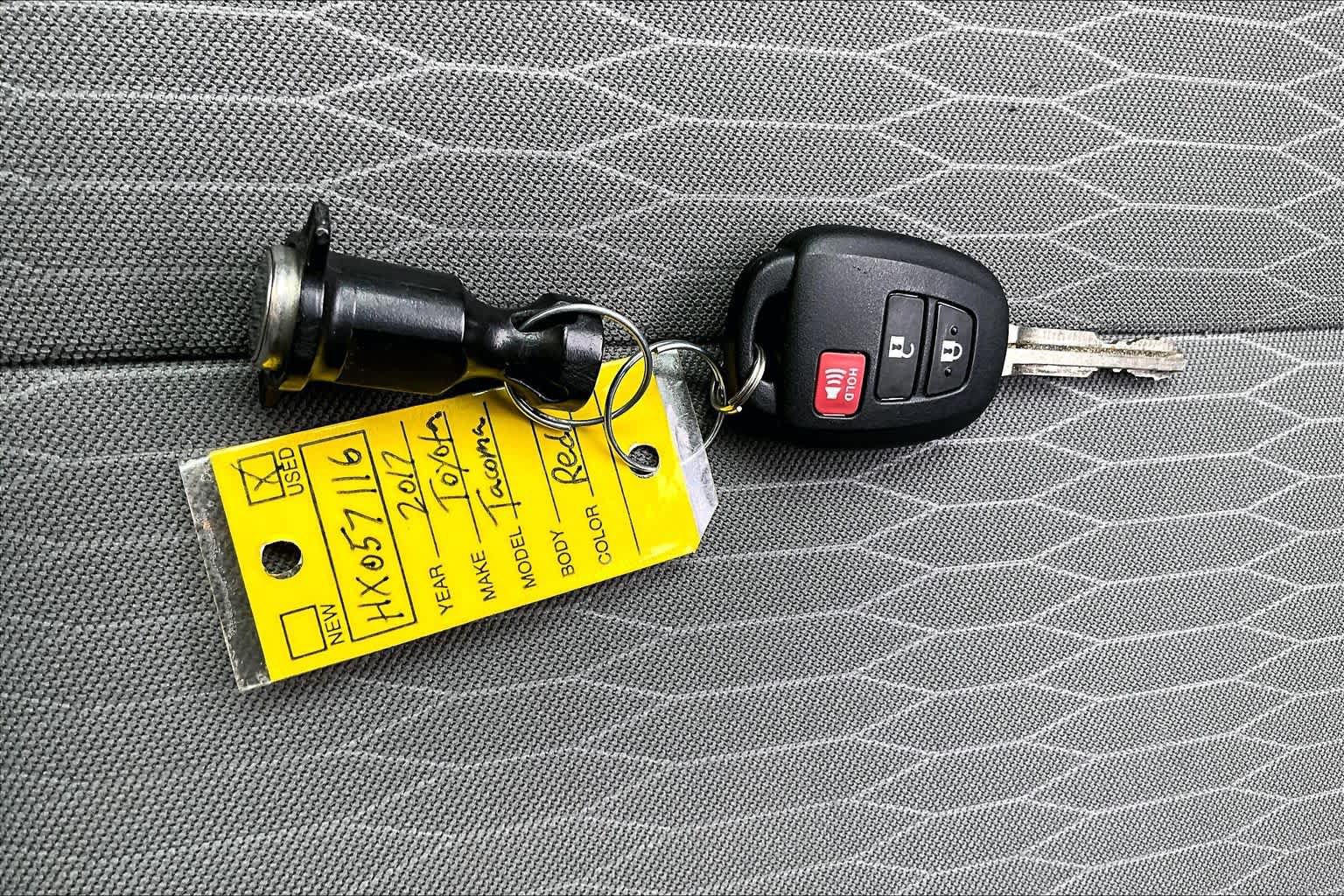 Used 2017 Toyota Tacoma SR5 AWD/4WD image 15