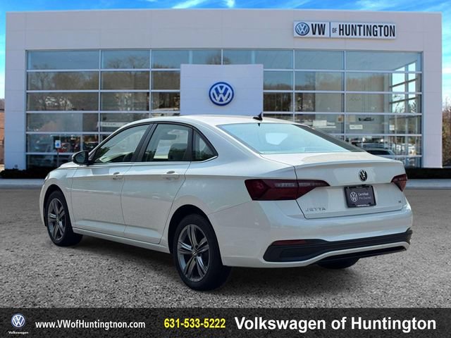 Certified 2023 Volkswagen Jetta SE w/ Panoramic Sunroof Package FWD image 6