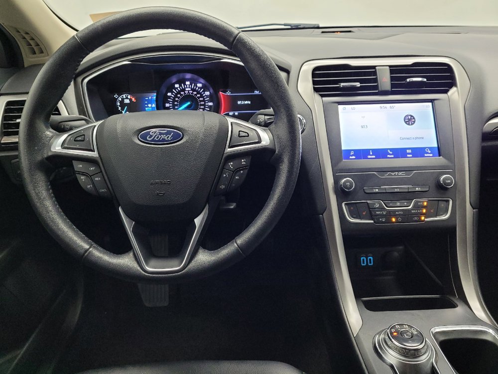 Used 2020 Ford Fusion SEL FWD image 22