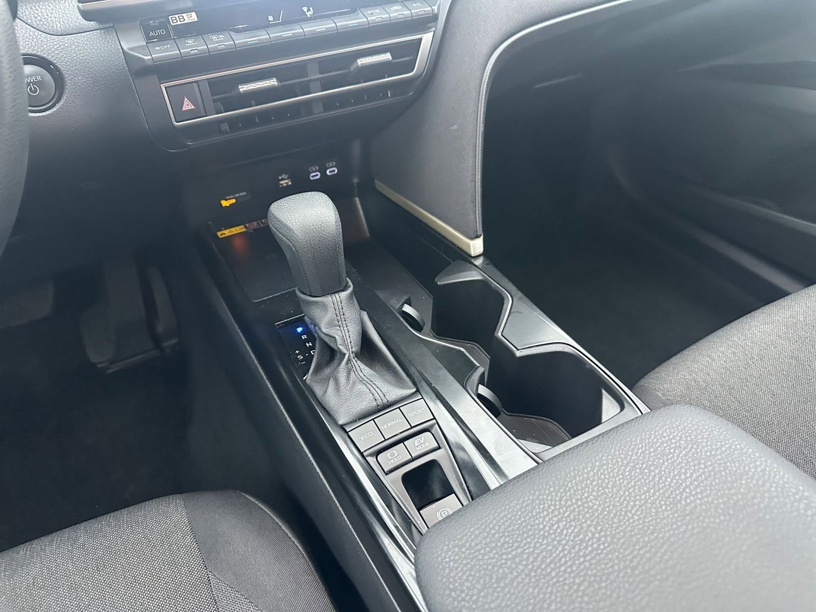 Used 2025 Toyota Camry LE image 40