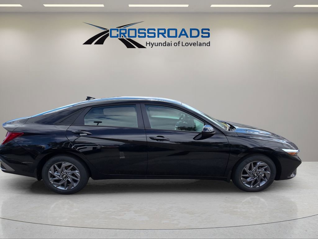 New 2025 Hyundai Elantra Blue image 6