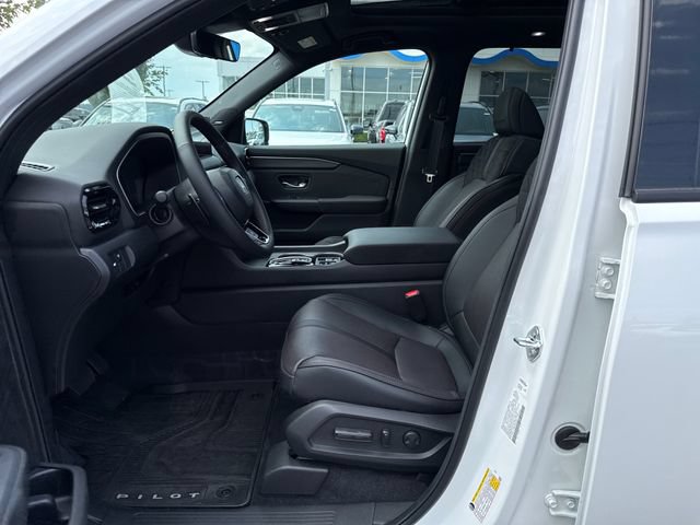Certified 2026 Honda Pilot Black Edition image 15