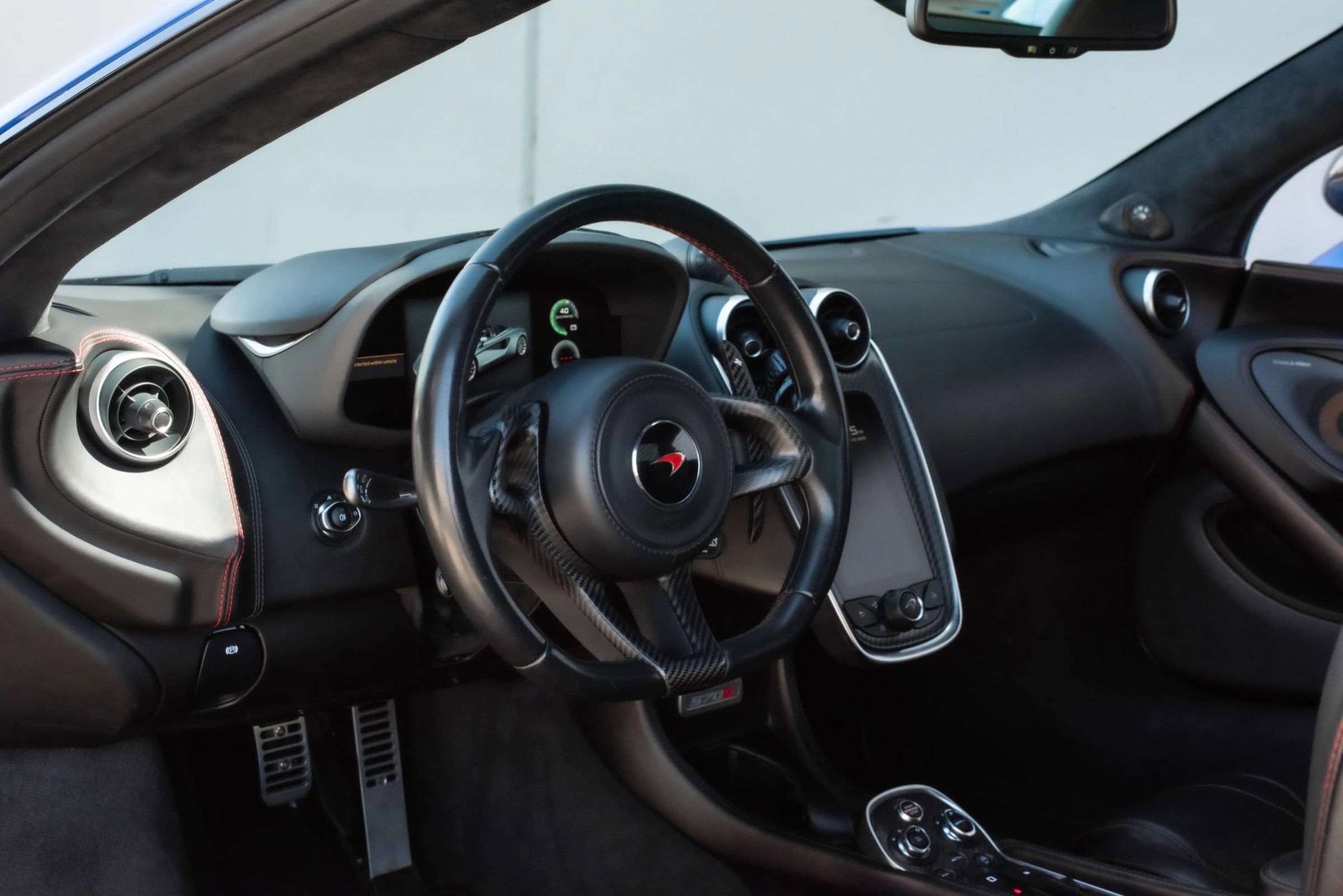 Used 2018 McLaren 570S Spider RWD image 10