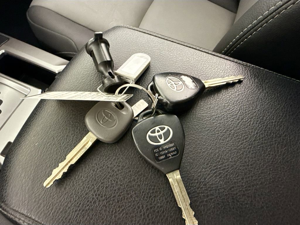 Used 2019 Toyota 4Runner 4WD image 17