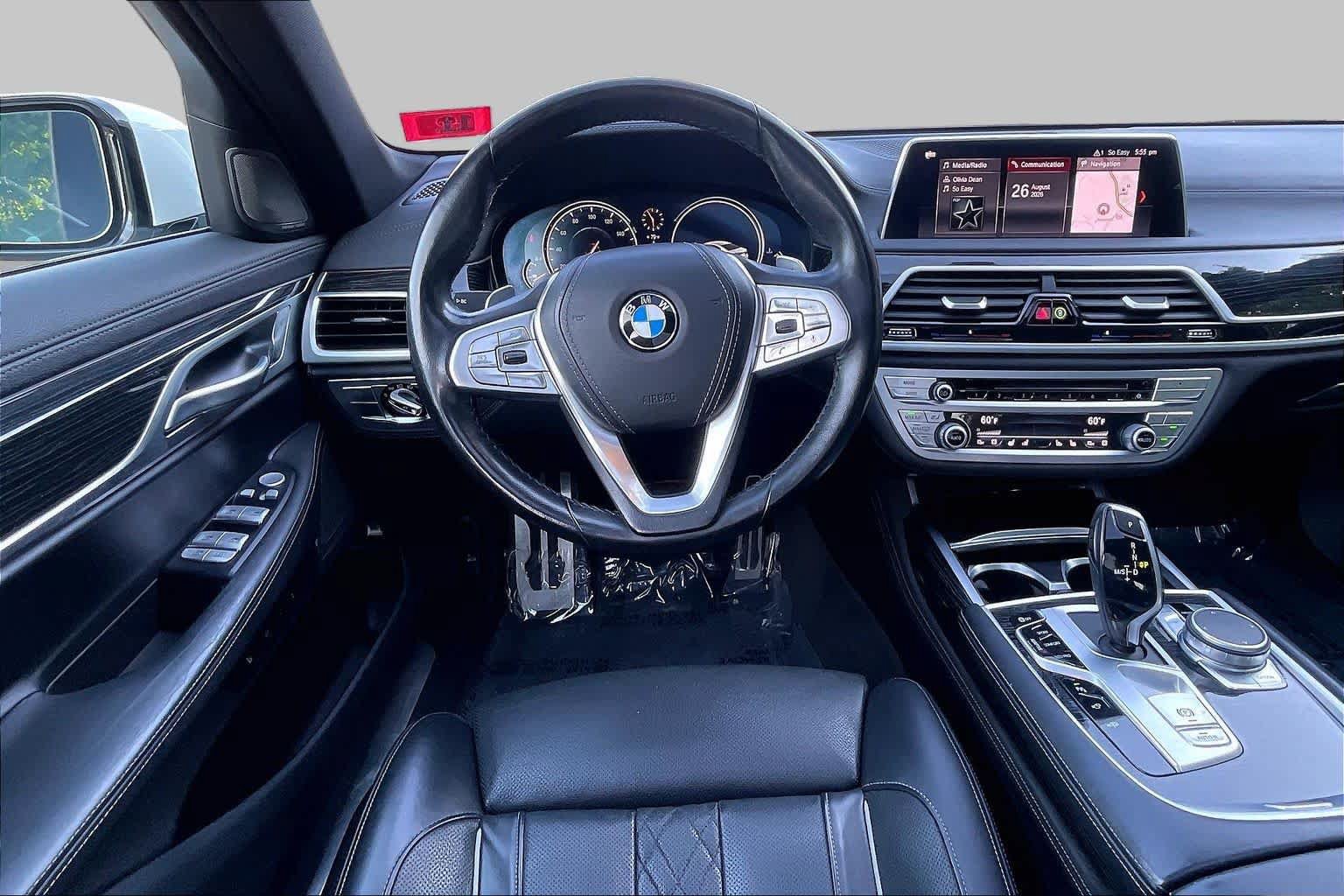 Used 2019 BMW 750i xDrive w/ M Sport Package AWD/4WD image 5