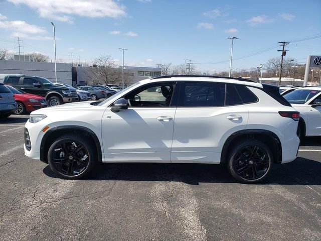 New 2026 Volkswagen Tiguan SE R-Line image 3