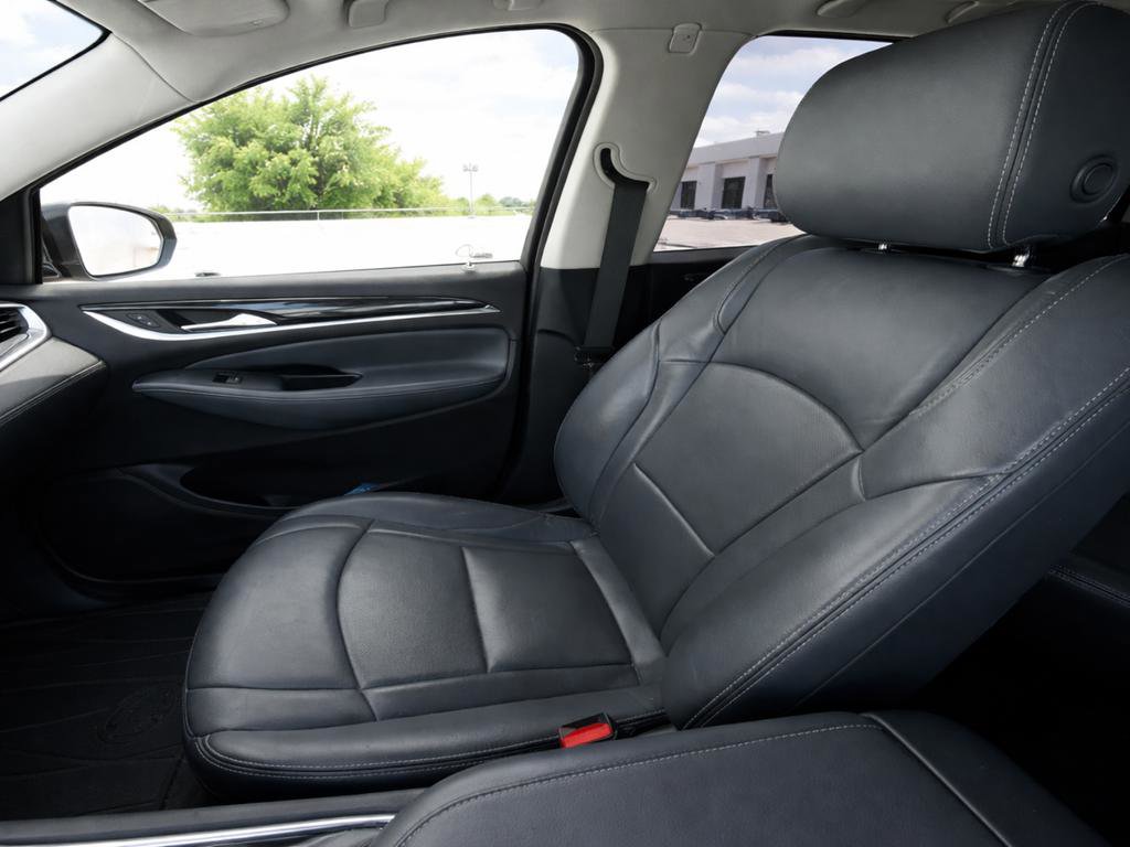 Used 2018 Buick Enclave Essence FWD image 17
