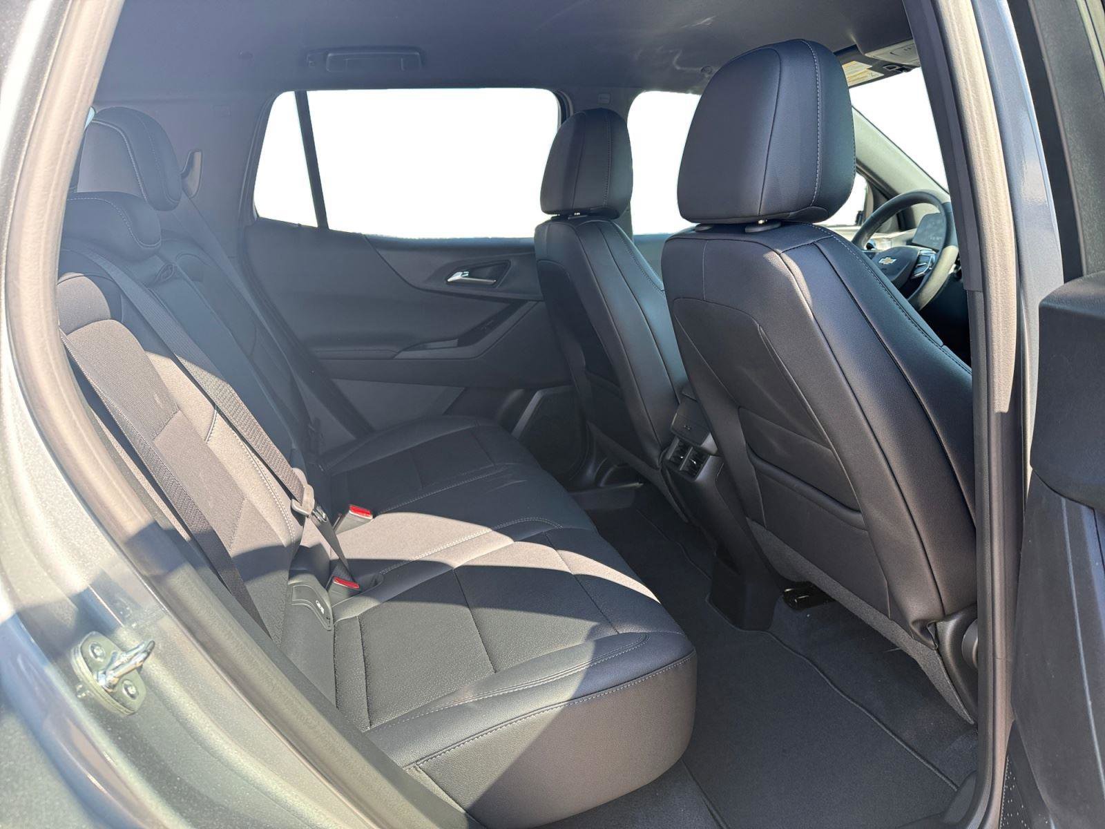 New 2026 Chevrolet Equinox LT image 24