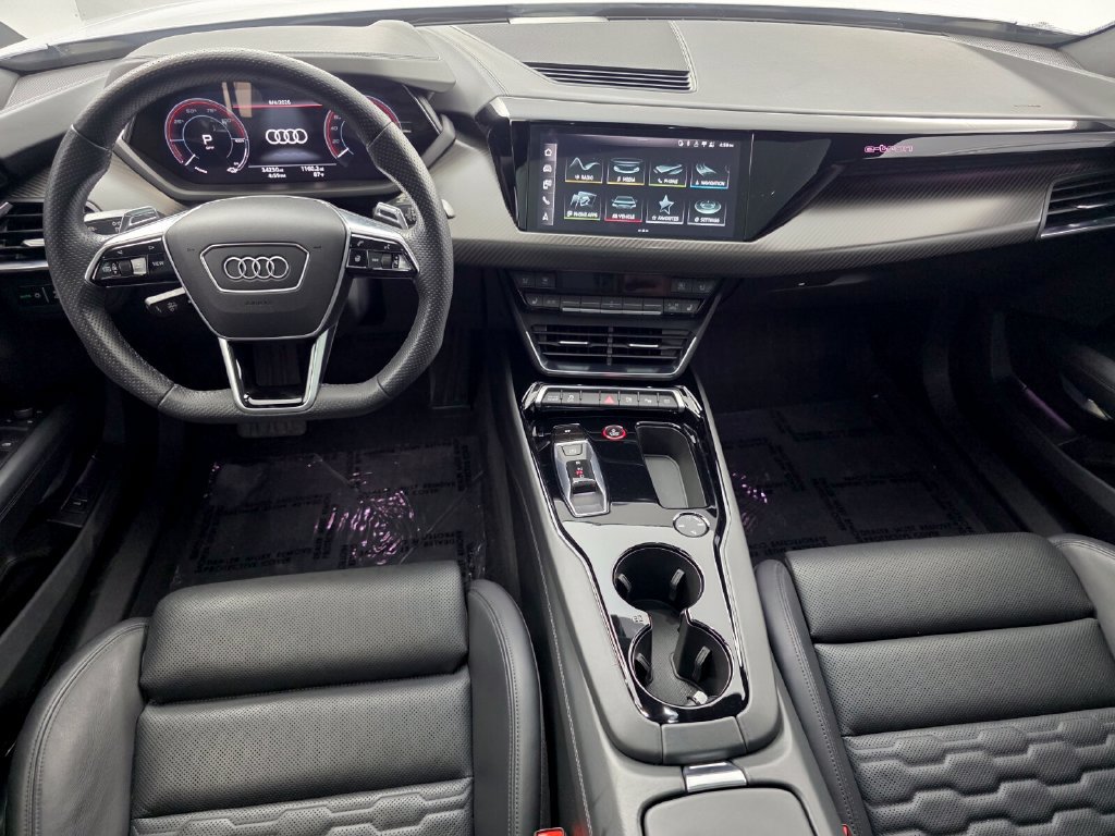 Used 2022 Audi e-tron GT Prestige AWD/4WD image 13