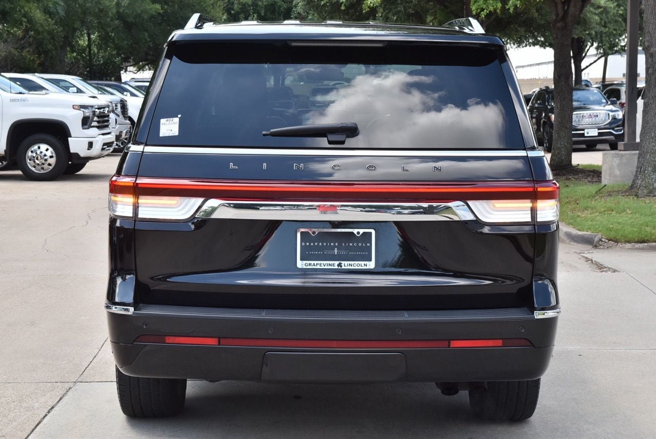 Used 2024 Lincoln Navigator Black Label AWD/4WD image 9