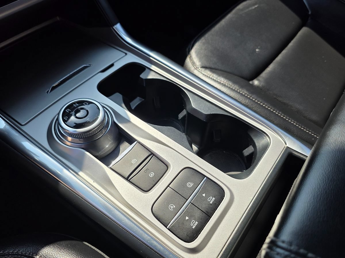 Used 2020 Ford Explorer XLT w/ Equipment Group 202A RWD image 38