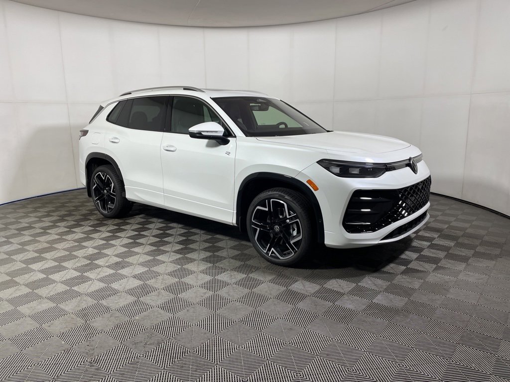 New 2025 Volkswagen Tiguan SEL R-Line image 2