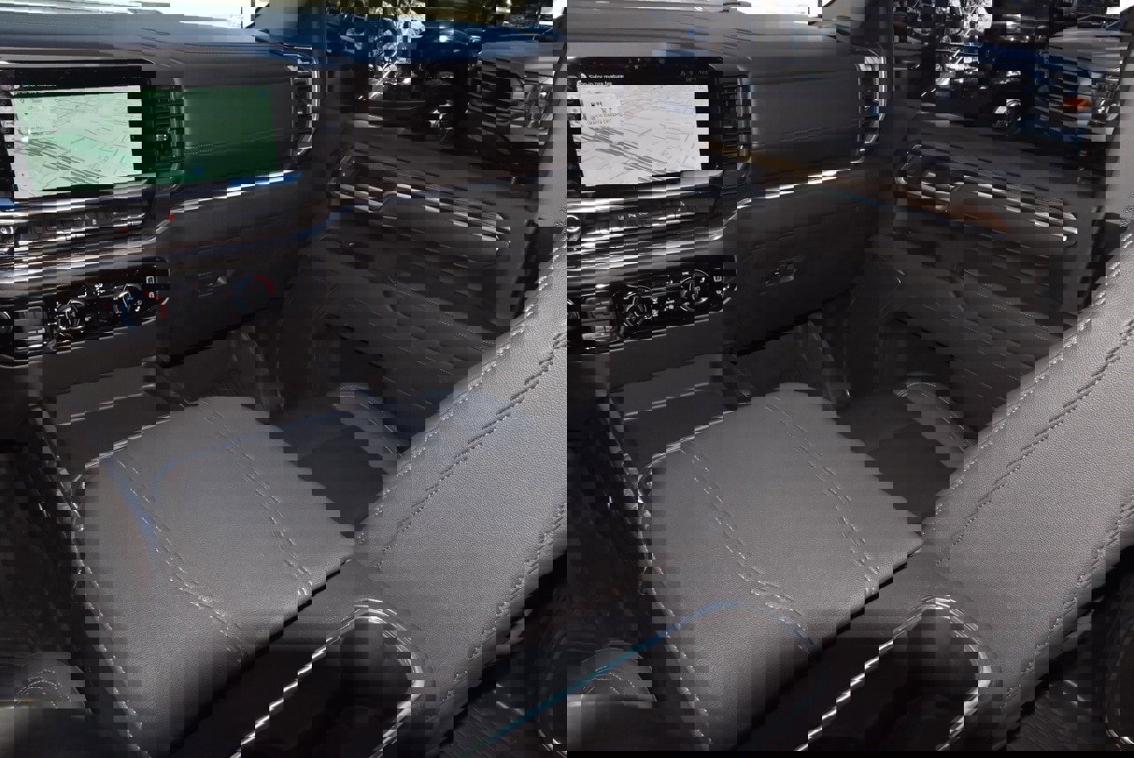 Used 2025 Chevrolet Silverado 2500 LT w/ Safety Package image 17