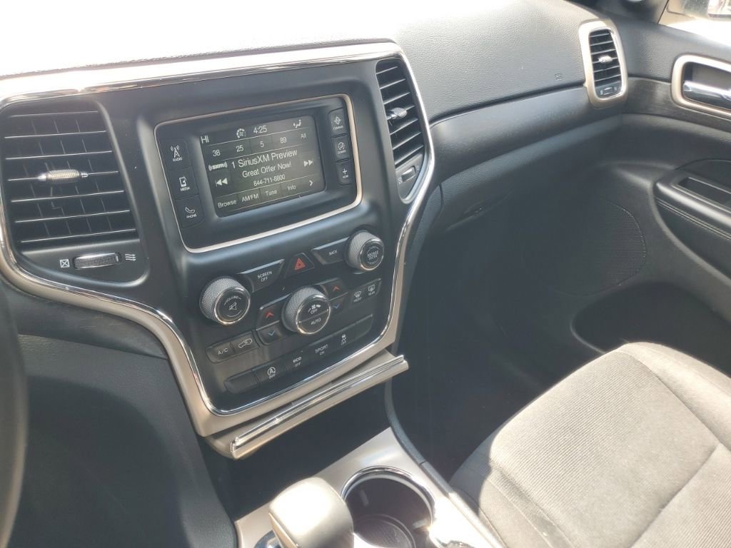 Used 2016 Jeep Grand Cherokee Laredo w/ Quick Order Package 23E AWD/4WD image 18