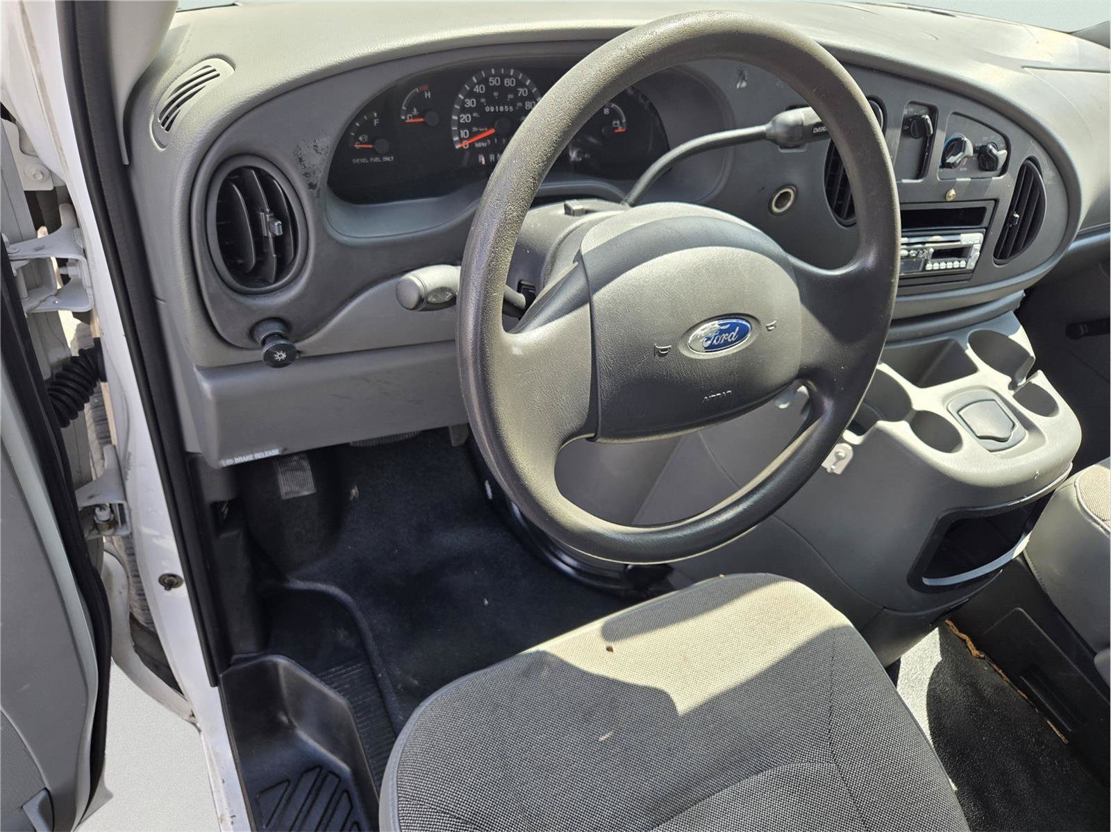 Used 2003 Ford E-350 and Econoline 350 Super Duty RWD image 26