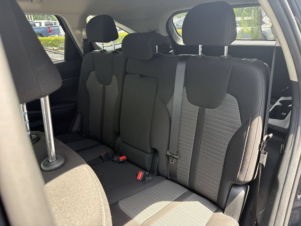 Used 2023 Kia Sorento LX FWD image 22