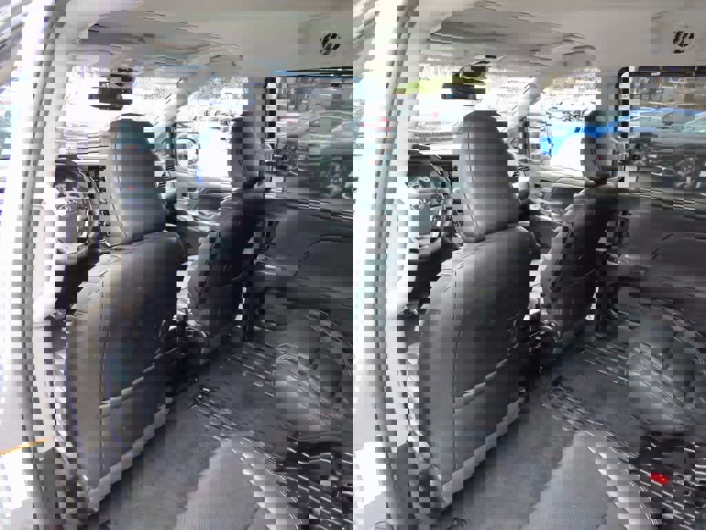 Used 2017 Toyota Sienna SE image 17