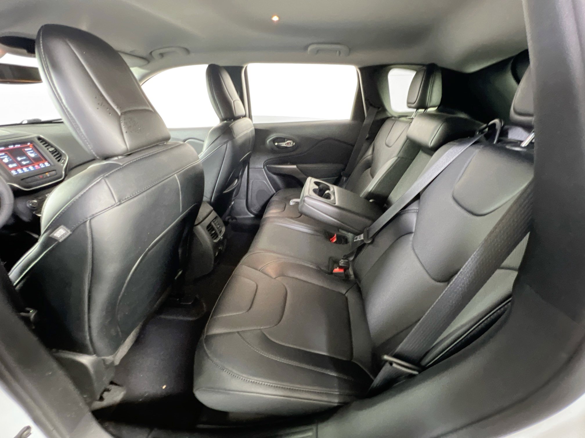 Used 2022 Jeep Cherokee Latitude Lux w/ Mopar Interior Package image 23