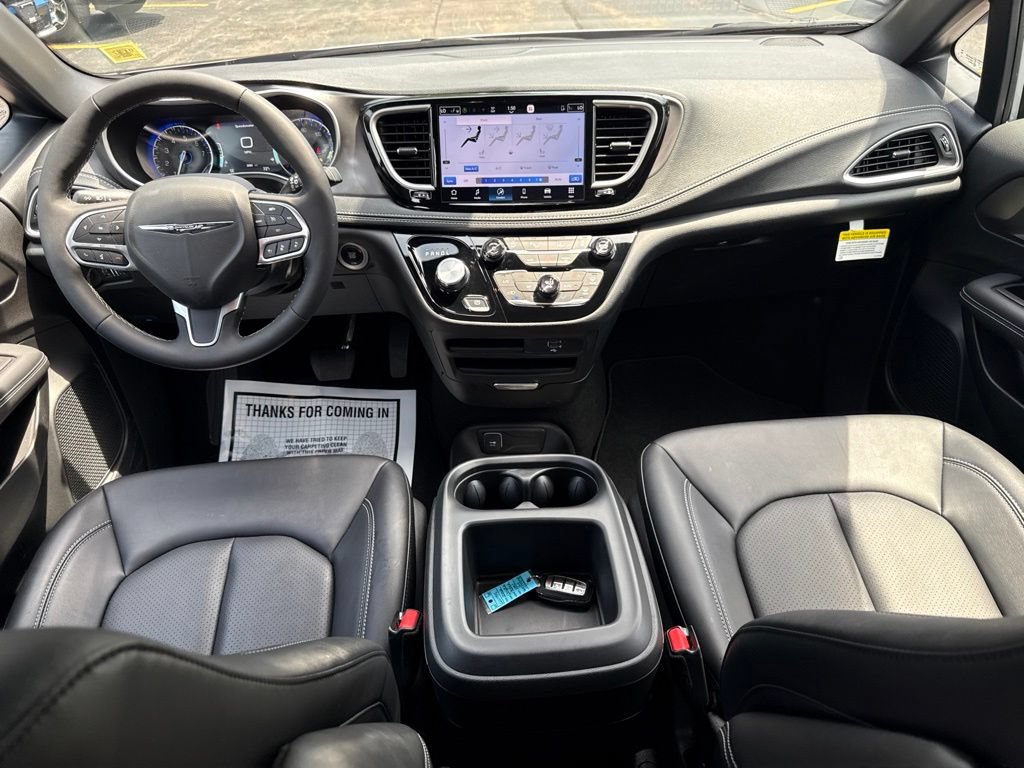 New 2026 Chrysler Pacifica Select AWD/4WD image 20