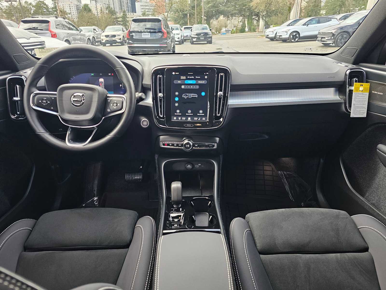 Certified 2026 Volvo XC40 B5 Ultra w/ Climate Package image 20