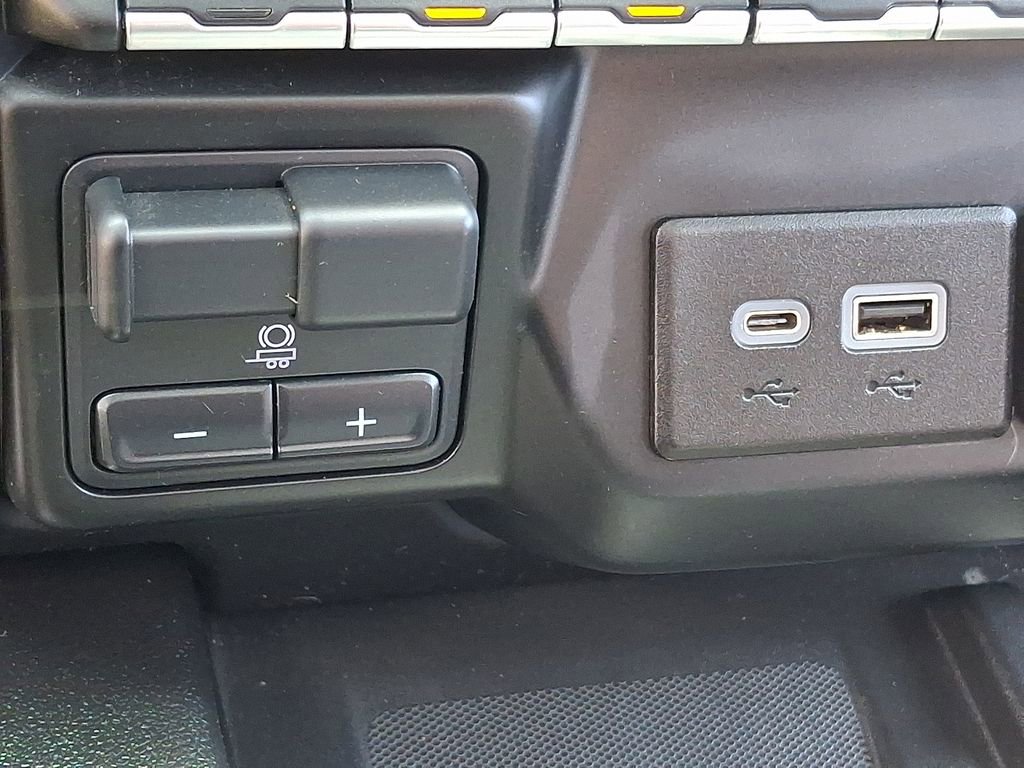 Used 2023 GMC Sierra 3500 AT4 w/ AT4 Premium Plus Package image 26