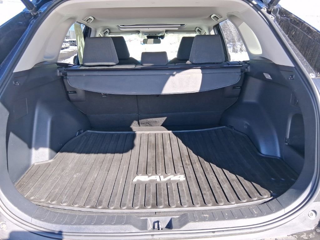 Used 2019 Toyota RAV4 XLE w/ Convenience Package image 26