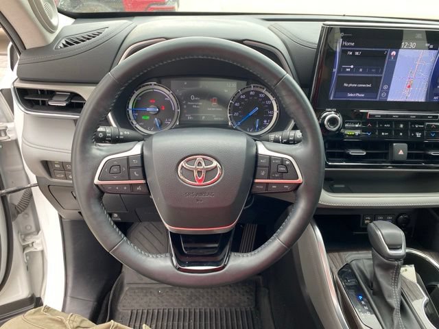 Certified 2022 Toyota Highlander Limited AWD/4WD image 6