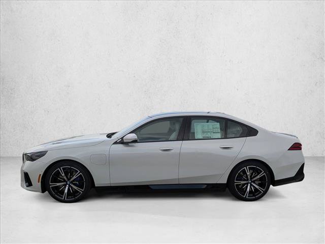New 2027 BMW 550e xDrive w/ Executive Package AWD/4WD image 5