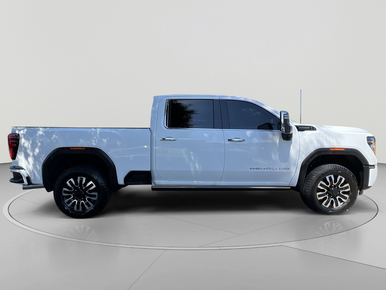 Used 2026 GMC Sierra 2500 Denali Ultimate AWD/4WD image 6