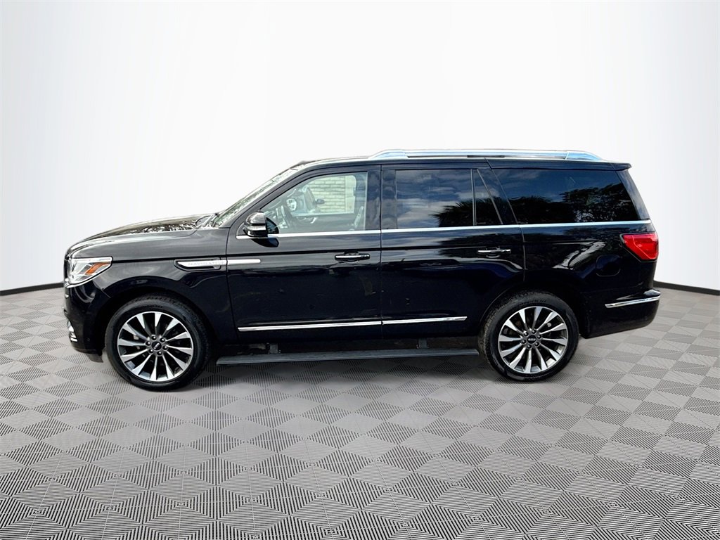 Used 2021 Lincoln Navigator Reserve image 9
