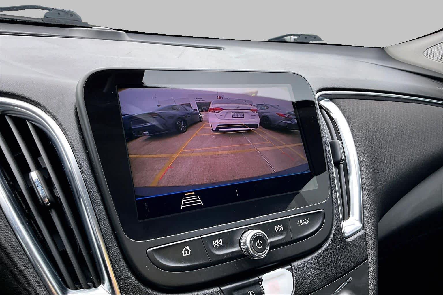 Used 2020 Chevrolet Malibu LT FWD image 26