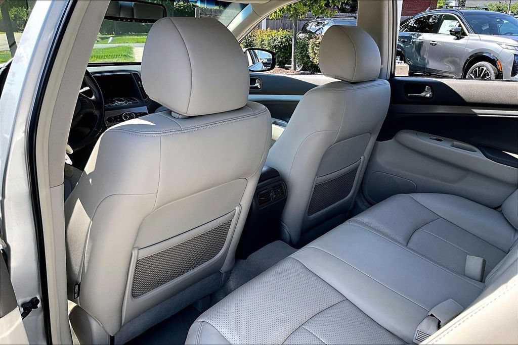 Used 2011 INFINITI G37 x Sedan w/ Premium Pkg AWD/4WD image 28