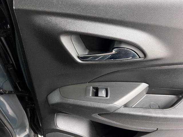 Used 2025 Chevrolet Trax LT image 34