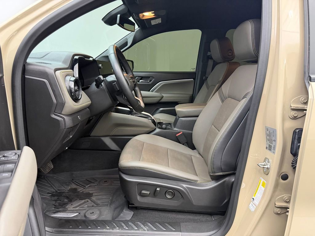 Used 2024 Chevrolet Colorado ZR2 w/ ZR2 Convenience Package III AWD/4WD image 5