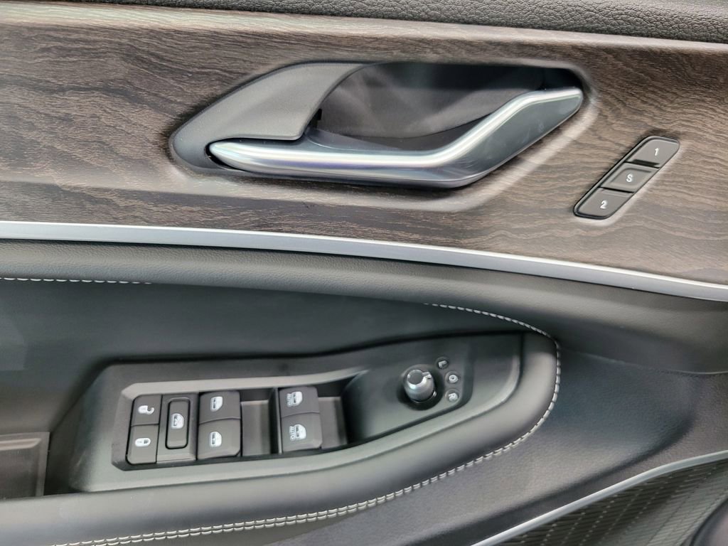 New 2026 Jeep Grand Cherokee Limited AWD/4WD image 12