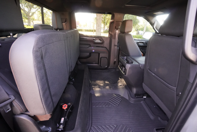 Used 2023 GMC Sierra 1500 AT4 w/ AT4 Premium Package AWD/4WD image 33