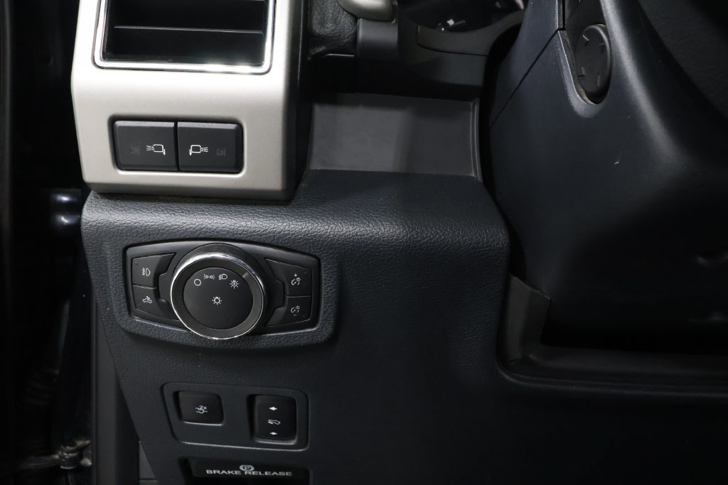 Used 2022 Ford F250 Lariat w/ Lariat Ultimate Package AWD/4WD image 18