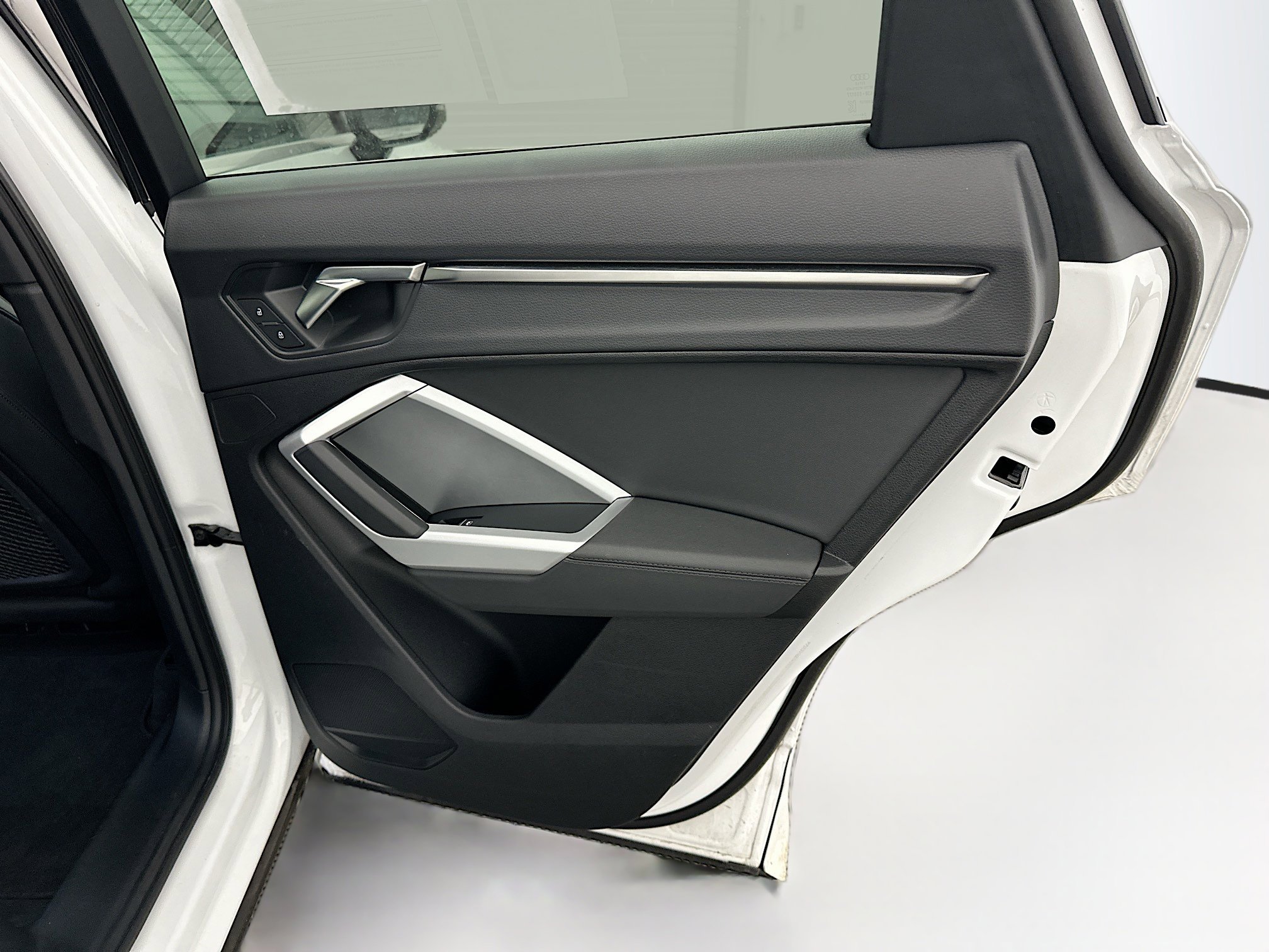 Used 2025 Audi Q3 2.0T Premium image 32