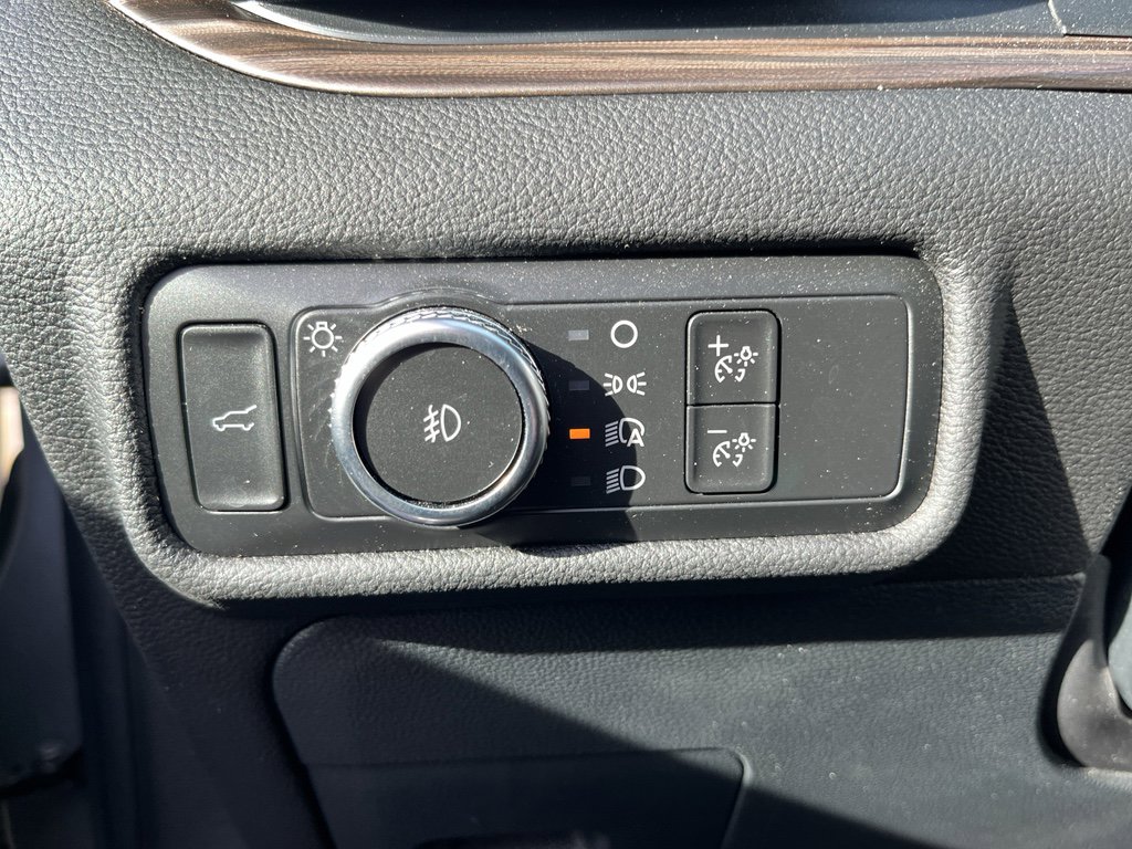 Used 2022 Ford Explorer Limited w/ Equipment Group 301A image 10