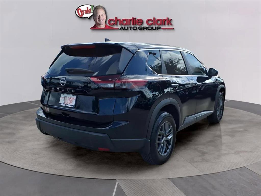 Used 2025 Nissan Rogue S image 5