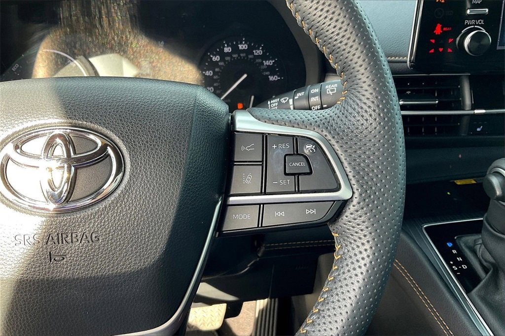 Used 2024 Toyota Sienna XSE image 19