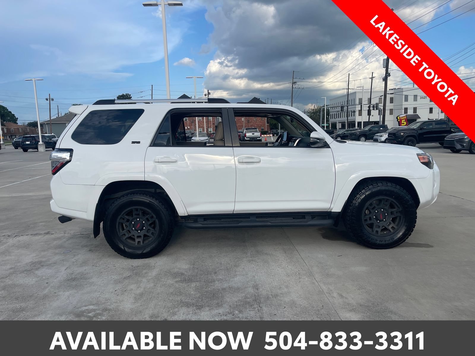 Used 2021 Toyota 4Runner SR5 Premium w/ Moonroof Package RWD image 6