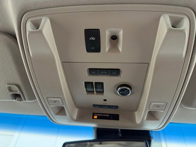 Used 2015 Cadillac Escalade ESV Premium image 24