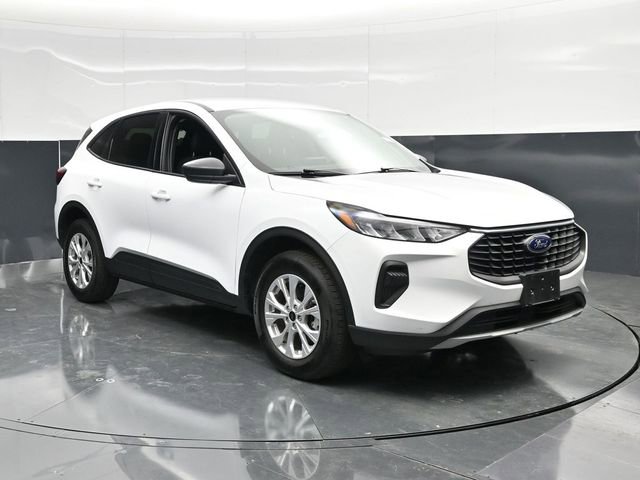 Used 2025 Ford Escape Active AWD/4WD image 1