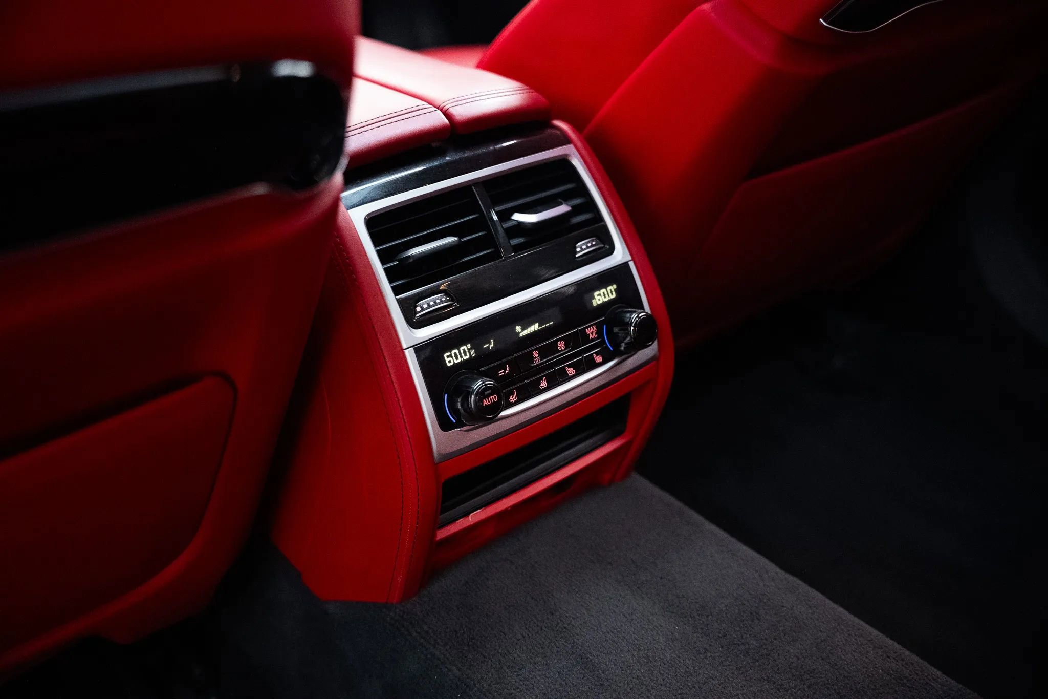 Used 2018 BMW ALPINA B7 xDrive w/ Luxury Rear Seating Package image 36