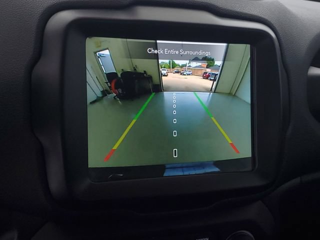 Used 2023 Jeep Renegade Latitude AWD/4WD image 27