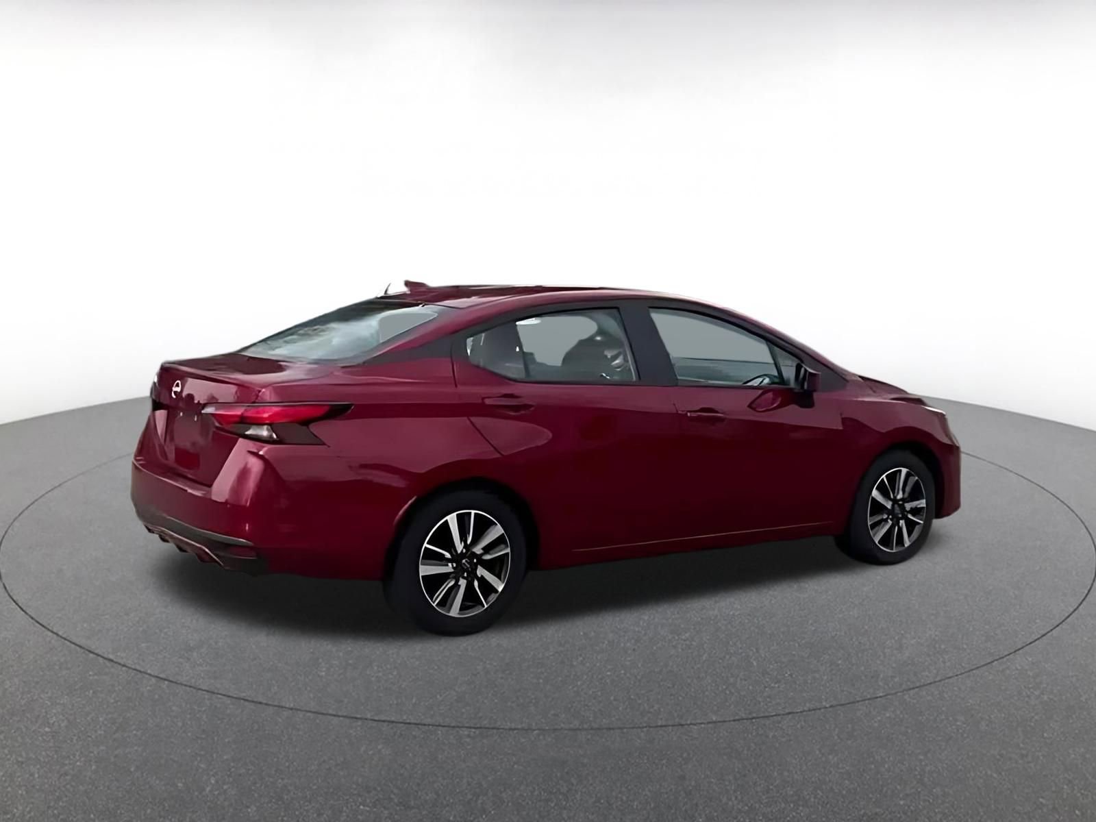 Used 2025 Nissan Versa SV image 9